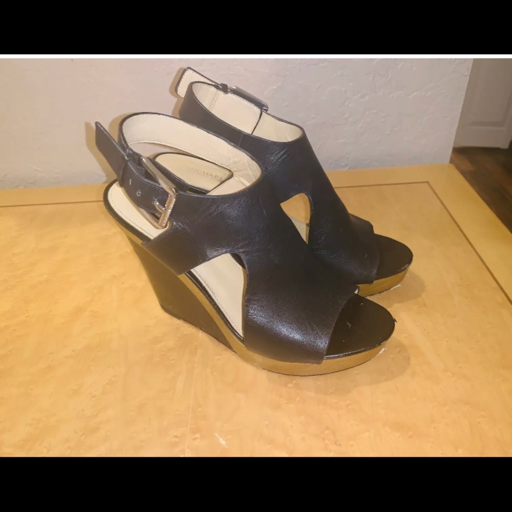 Michael kors leather sandals size 9